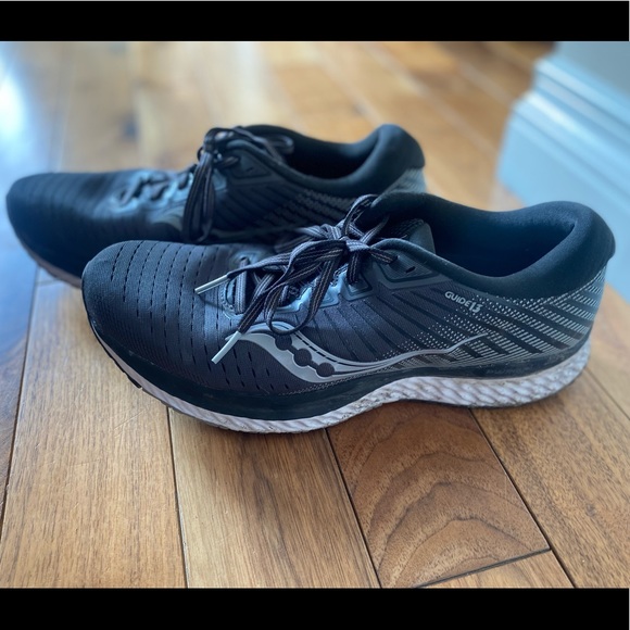 Saucony Runners - Picture 2 of 4